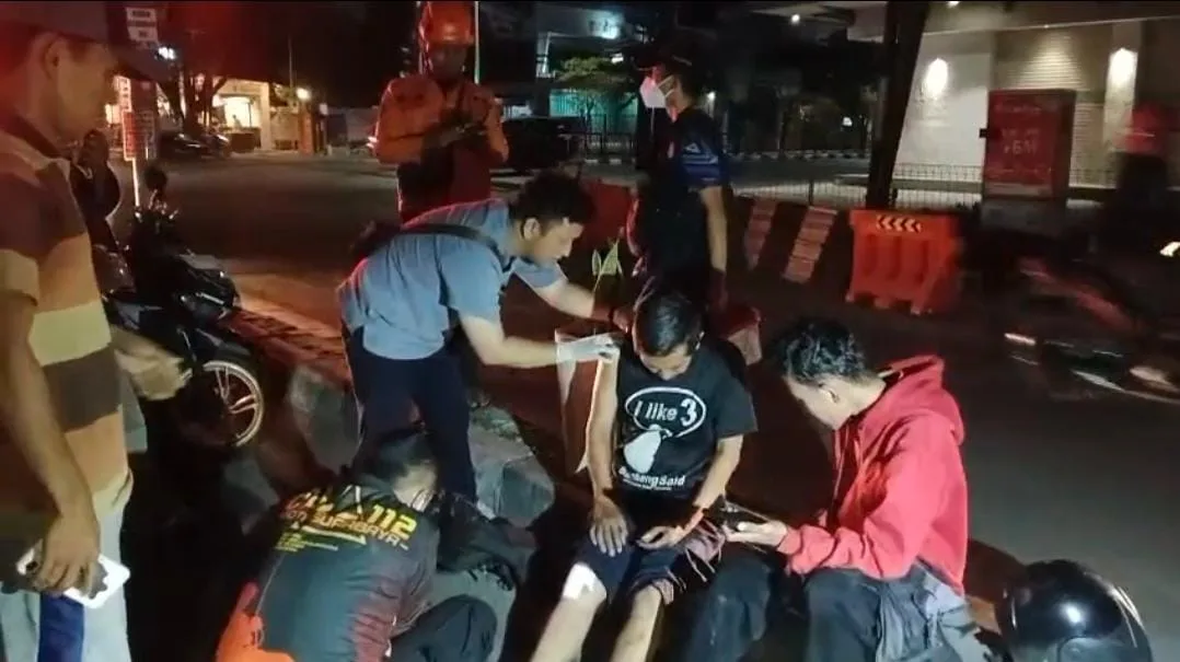 Warga Tuntut Tanggung Jawab kontraktor U-Ditch Bratang Binangon Setelah Insiden Jatuhnya Pengendara