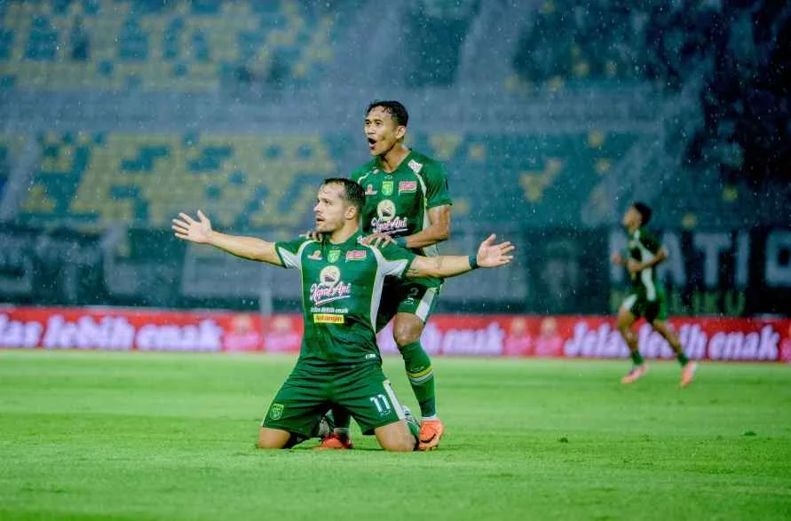 Bajul Ijo Mengamuk di Ujung Laga: Persebaya Bungkam Madura United 3-1 di GBT!
