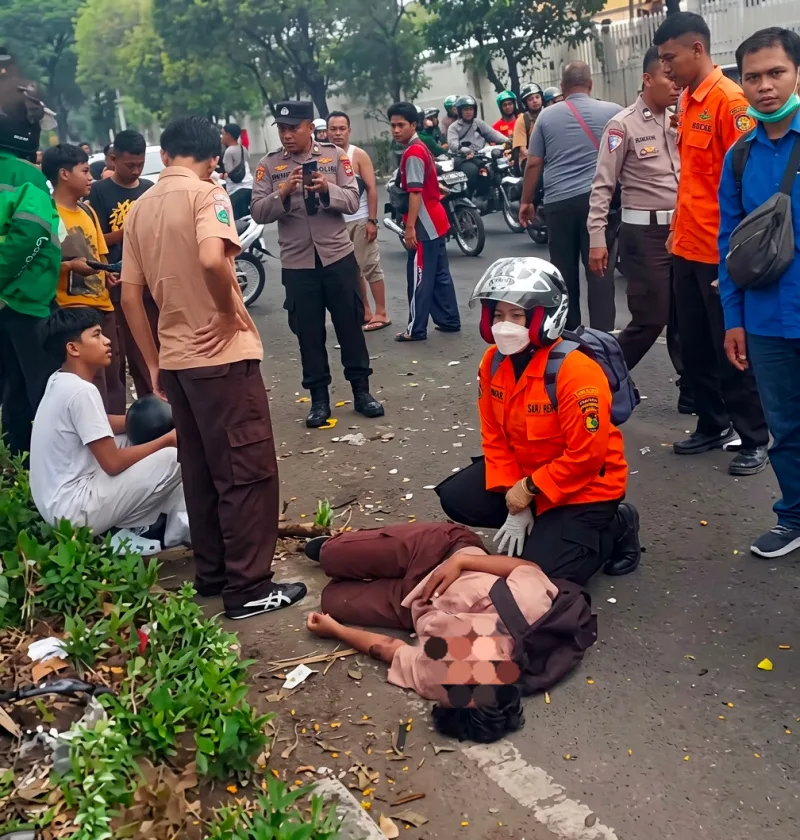 Detik-detik Pelajar di Surabaya Jatuh Terkapar di Tikungan Kusuma Bangsa, Motor Tiba-tiba Oleng