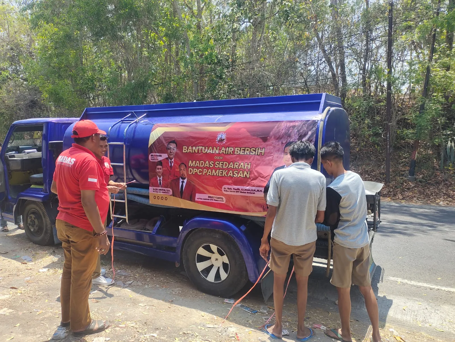 DPC Madas Sedarah Pamekasan Salurkan Air Bersih ke Desa Pamoroh Dan Desa Plakplak